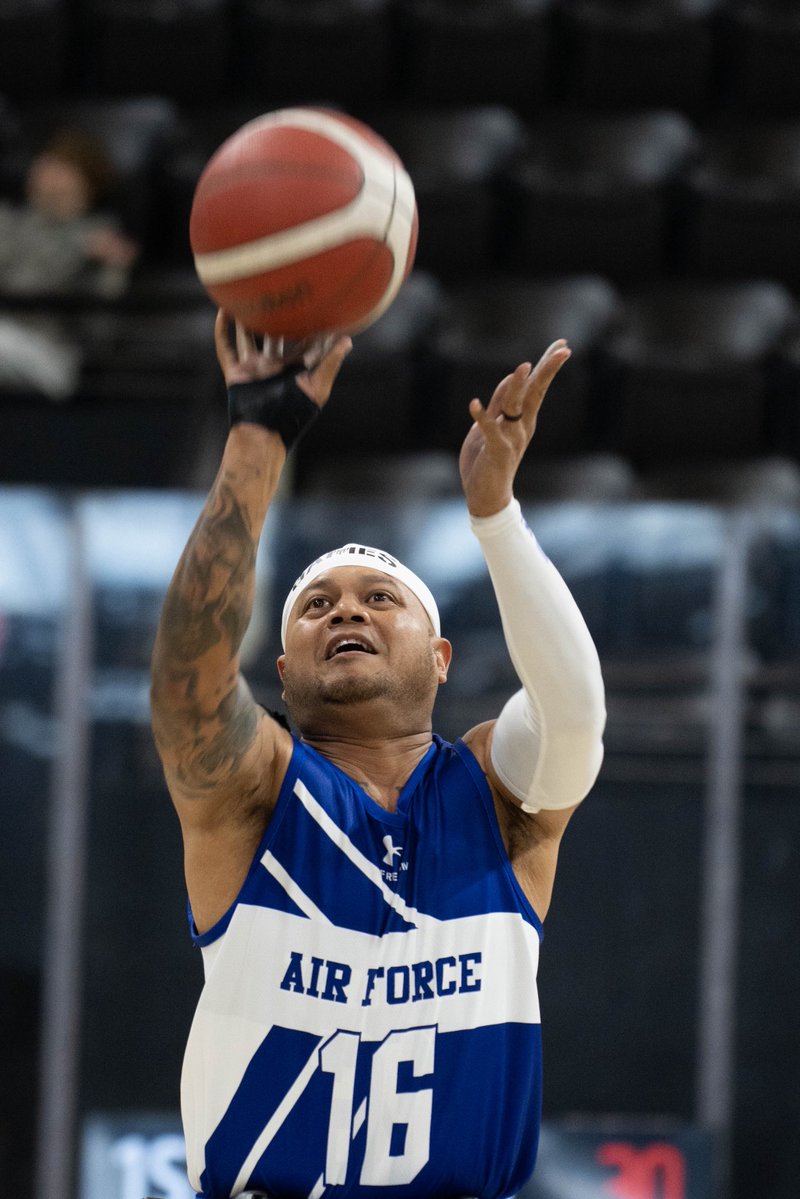 AFW2's tweet image. After a full day of grit and unstoppable teamwork, Team Air Force brings home the BRONZE medal in wheelchair basketball at the 2025 @dodwarriorgames! 🥉
#AFW2 #DWG25 #Limitless #WarriorGames #TeamAirForce #WheelchairBasketball #adaptivesports #ResilientWarriors