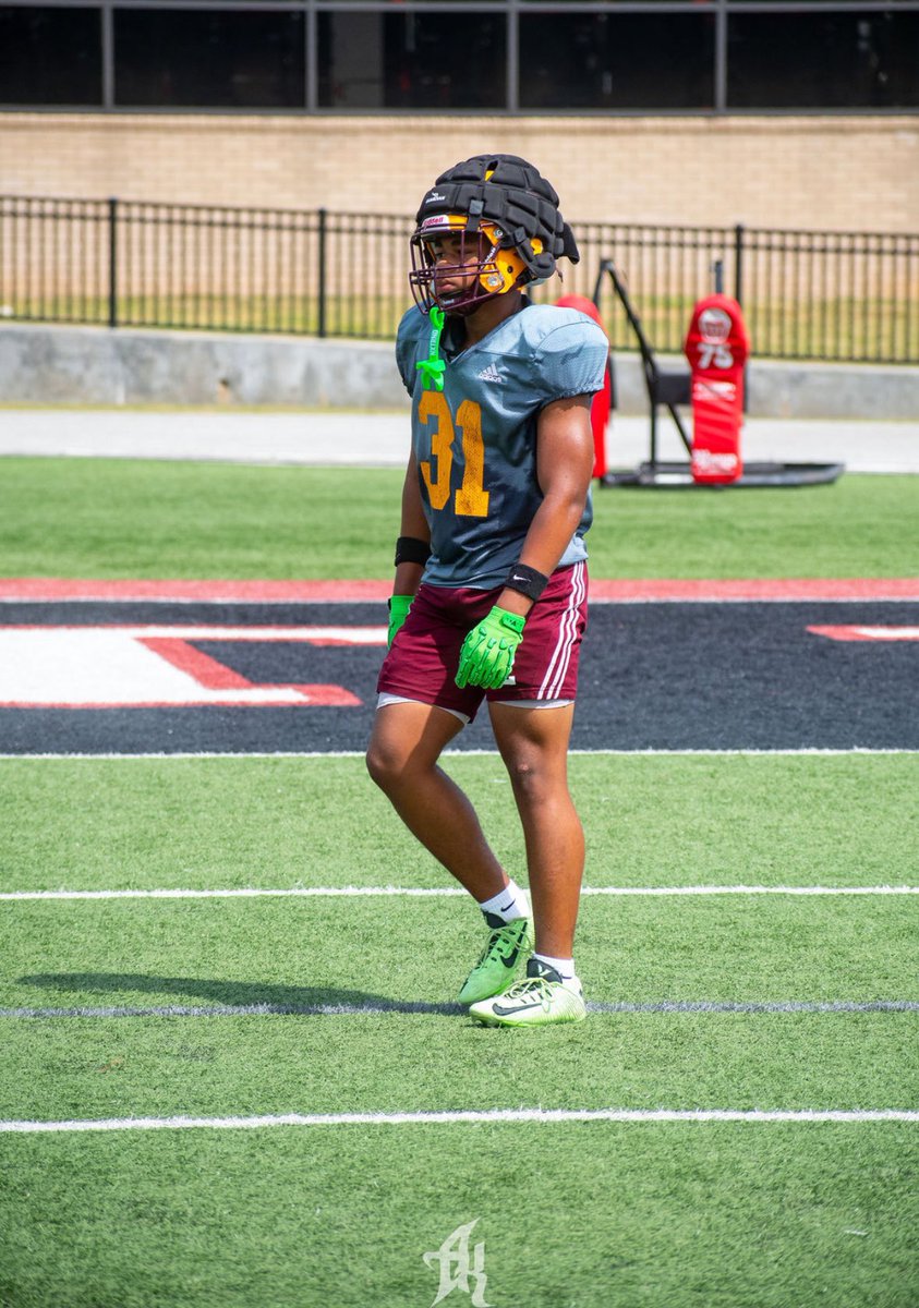 Destyn_2's tweet image. Gained 15 pounds this off season 💪🏽150➡️165