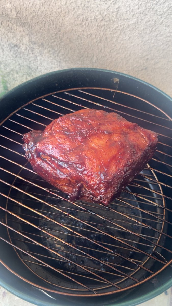 Alithehedgehog's tweet image. Today I smoked a pork shoulder and basted it with a Lemon and Garlic herb butter broth and finished with my new recipe for a Cherry-Sriracha BBQ Sauce
