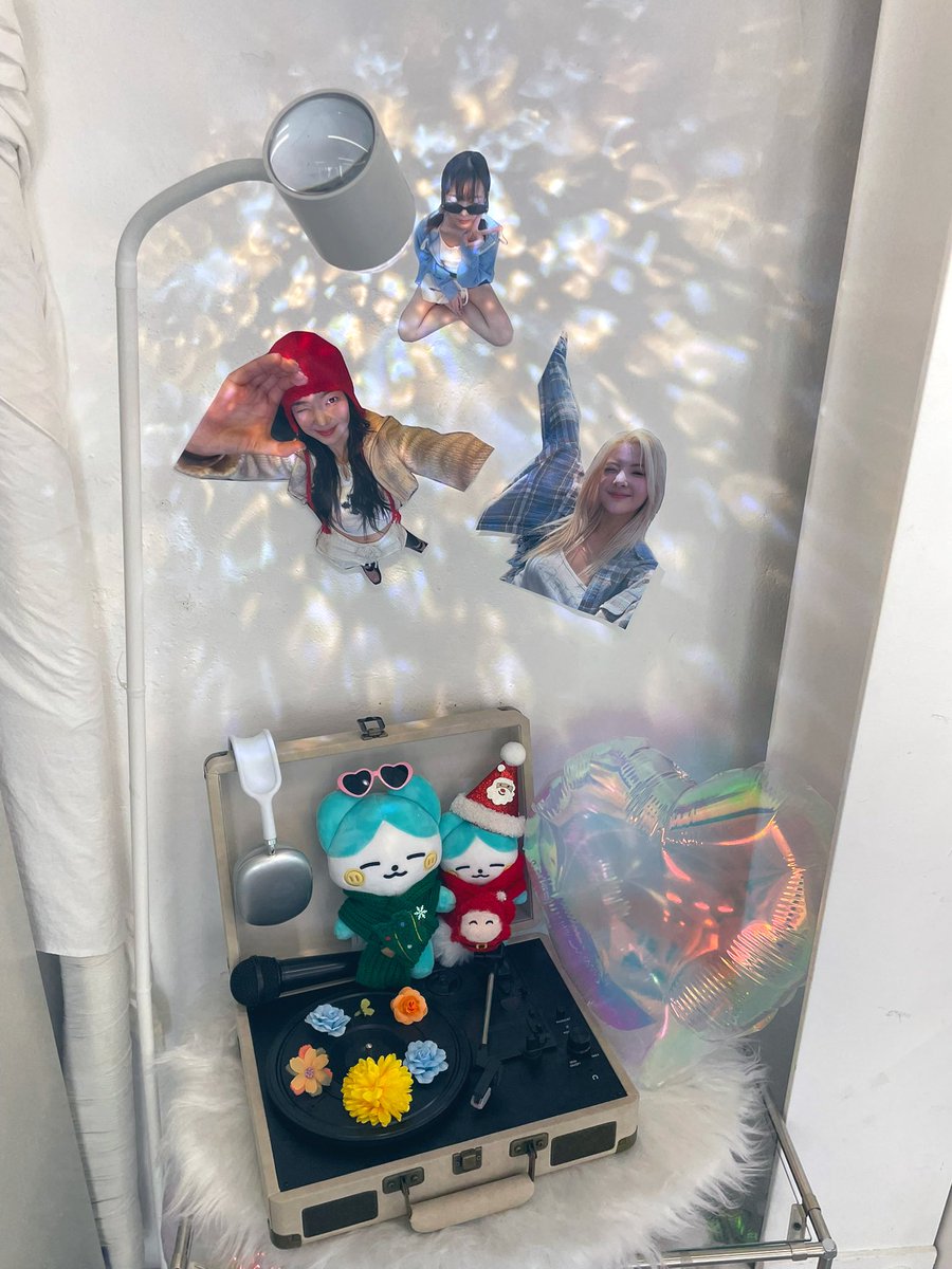 카페 홀리데이🍓

🏖🎄𝐂𝐡𝐫𝐢𝐬𝐭𝐦𝐚𝐬 𝐢𝐬 𝐡𝐞𝐫𝐞🎅🏼🏝️

#Christmas_is_here 
#한여름리아스마스
#ITZY #LIA #있지 #리아
<a href="/sointoLIA/">𝐒𝐨 𝐢𝐧𝐭𝐨 𝐋𝐈𝐀</a>