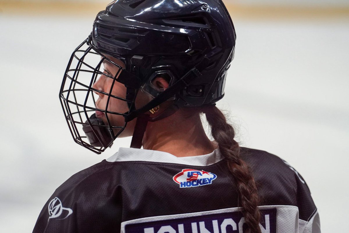 usahockey's tweet image. Game two of three is in the books at the Girls National U19 Training Camp, driven by @AAAClubAlliance!
Team White topped Team Navy 6-4, powered by a two-goal night from Nina Rossi. The teams face off one final time tomorrow morning—catch it live on USAHockeyTV.com!