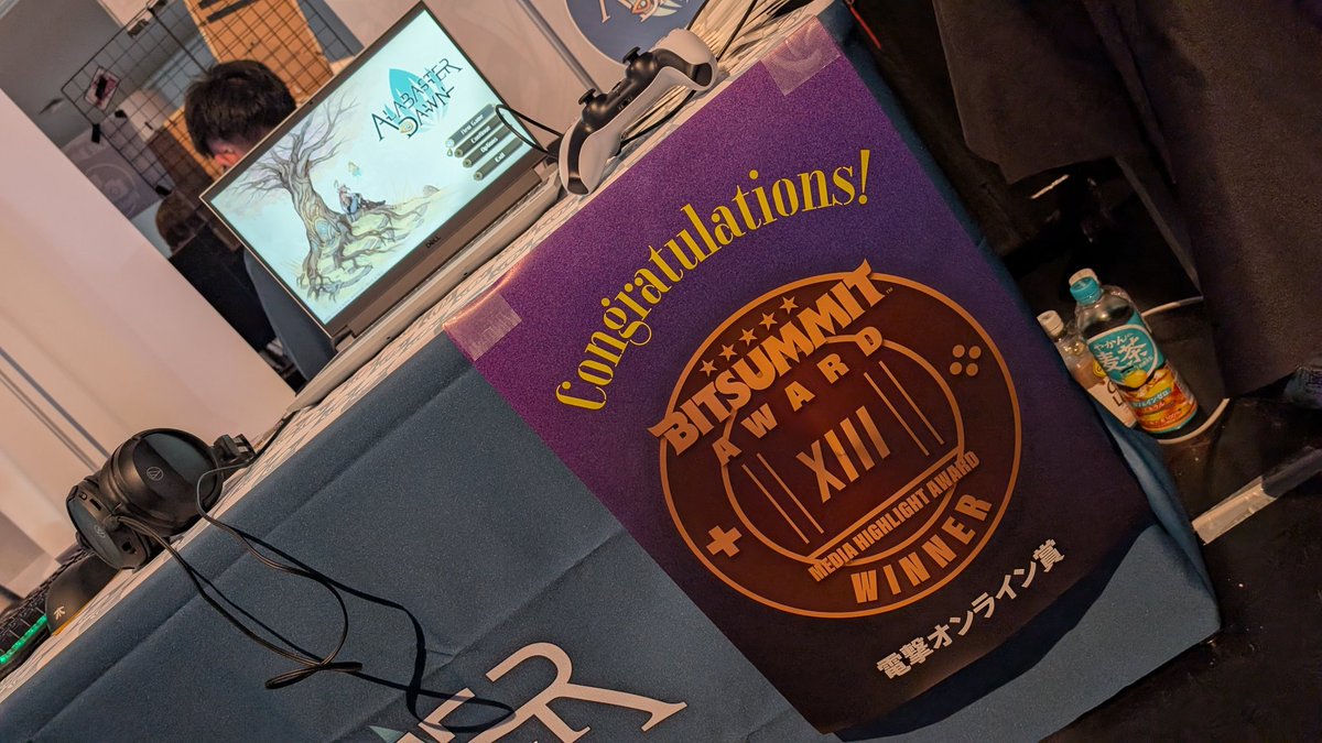 西岡美道@ゲームP&ゲームメディア (@moo_dengeki) on Twitter photo BitSummitアワードの電撃オンライン賞の
『Alabaster Dawn』
store.steampowered.com/app/3110760/Al…
は開発期間5年、理想のグラフィックのためにエンジンから作っているというACT。手触りもよく、早くフルでやってみたいです(写真は音楽担当の白雲凪さん)。
<a href="/RadicalFishGame/">RadicalFishGames</a> @shirakumon
#BitSummit13th BitSummitアワードの電撃オンライン賞の
『Alabaster Dawn』
store.steampowered.com/app/3110760/Al…
は開発期間5年、理想のグラフィックのためにエンジンから作っているというACT。手触りもよく、早くフルでやってみたいです(写真は音楽担当の白雲凪さん)。
<a href="/RadicalFishGame/">RadicalFishGames</a> @shirakumon
#BitSummit13th