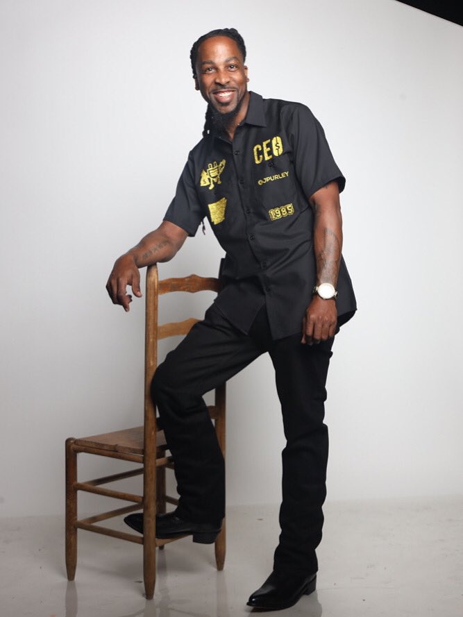 Jpurley's tweet photo. New PhotoShoot 🎥💥 #Studio62Inc 
New Dreads/Color
New Line Up 💈
New Shirt
New Pants
New Boots 
New Smile 
#CEO @JPURLEY 💪🏾 https://t.co/jhJUGdNi2u
