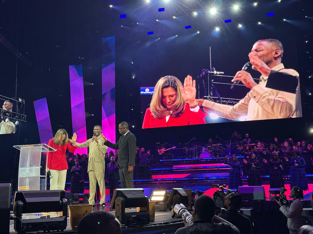 MaElviraSalazar's tweet image. I’m humbled to receive this award at the Supernatural Conference. But the real honor belongs to every Haitian-American who shows up every single day with strength, faith, and love.
You work hard. You serve others. You lead with heart.
I see you. I represent you. And I’m proud…