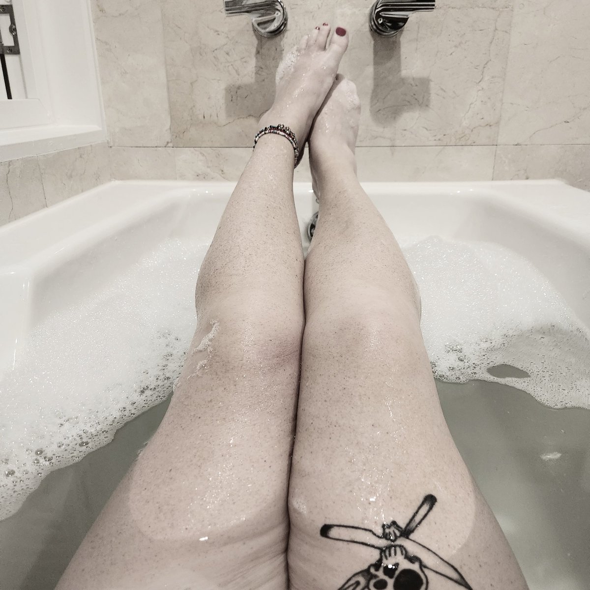 leannatoes's tweet photo. #feetworshi̇p #feetfetısh #feetfeed #feetaddict #toesout #toes #footfetısh #footfetısh #bath https://t.co/pQJ5rOZxH0