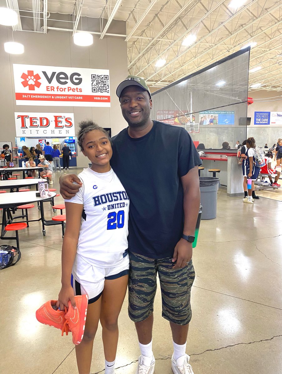 CoachCReid's tweet image. This summer, @RelleyReid (2027) put A LOT of work in. She finished her summer run with @HoustonUnited3 today with 13 PTS, 6 REB, 2 AST, and 4 STL. I’m very proud and excited to see this coming school season. Keep working ‼️💯 @HumbleGBB @HumbleISD_HHS @HumbleISD_Ath…