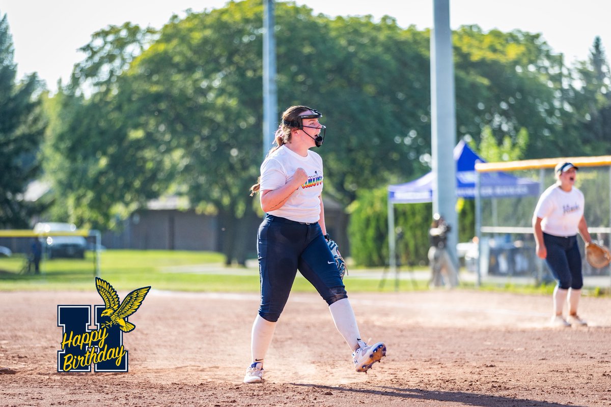 We Would Like To Wish Zoe Scougall A Very Happy Birthday!! #RollHawks🤘 🍰🎂🎈🎁🎊🎉