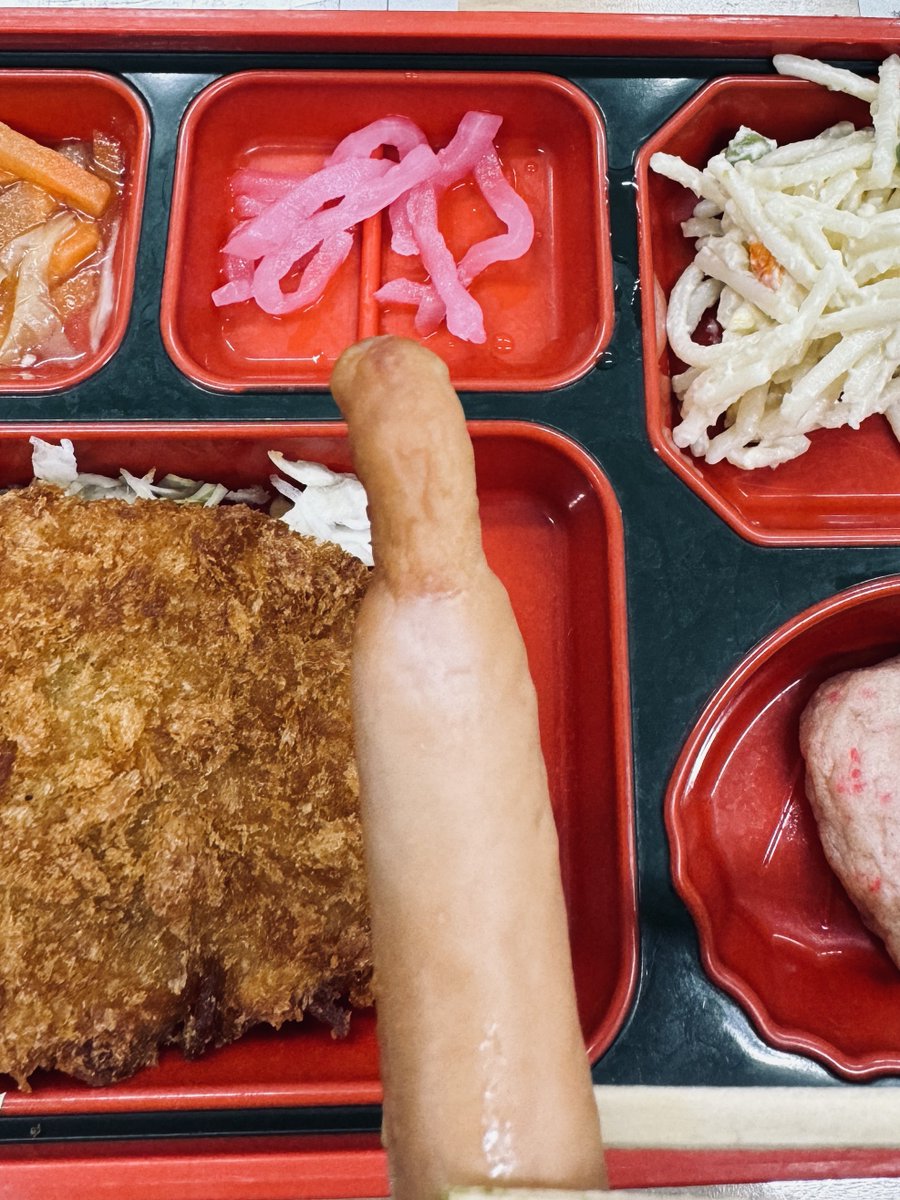 今日の昼飯とんでもなく包茎ウインナーw