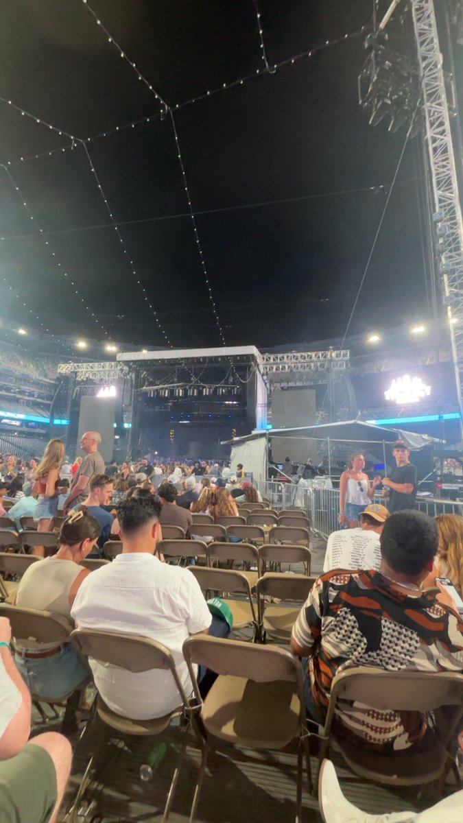 SteveBallsMcgee's tweet photo. yes im in the pit, yes i also paid $87 dollars for a nose bleeds ticket #fixitfelix https://t.co/NHMEoULnVl