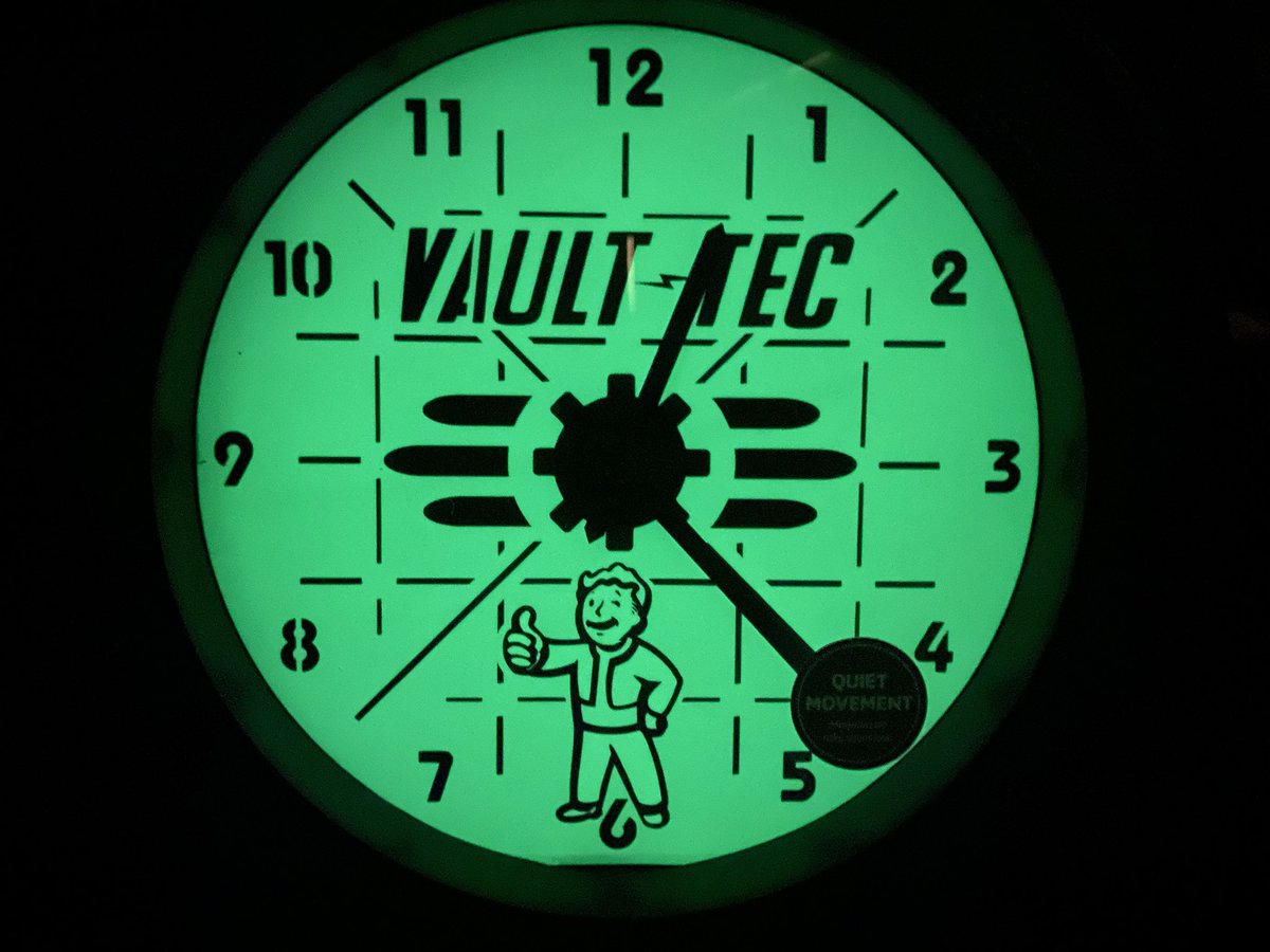 SamohtLion's tweet image. Gear up your game room or workstation with this glow-in-the-dark Vault-Tec clock, inspired by the Fallout universe! Featuring the iconic Vault Boy and a bold retro design, this clock looks amazing day or night—and it glows with post-apocalyptic style.
Perfect for gamers,…