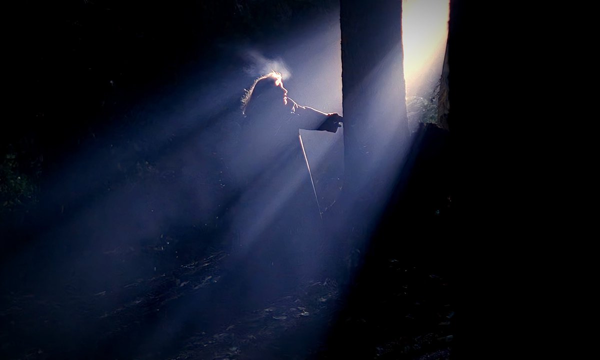 XFilesAesthetic's tweet image. The lighting on The X-Files wasn’t just good—it was atmosphere. Those shadows? That moody blue tint? Cinematic perfection.
What’s your favorite scene where the lighting made the moment? 💡🛸
Drop screenshots if you’ve got ’em. 👇