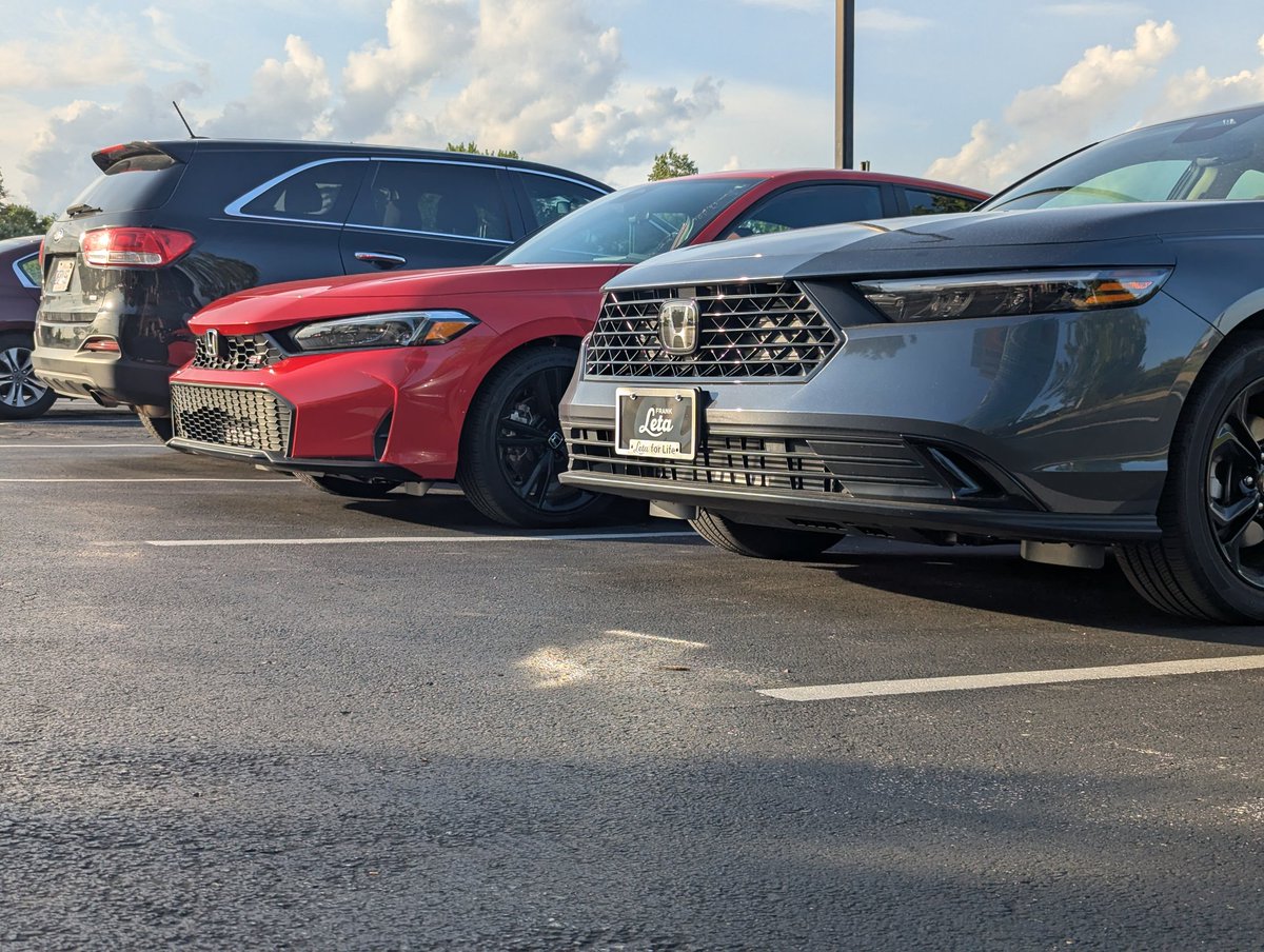 Mr_Natel's tweet image. When the other homie in a honda parks up with you