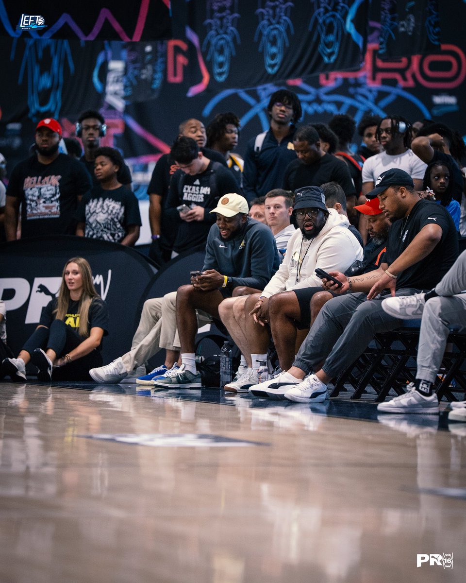 Leftisland88's tweet photo. Coach P! @PCousy2 https://t.co/DuwHitLTvt
