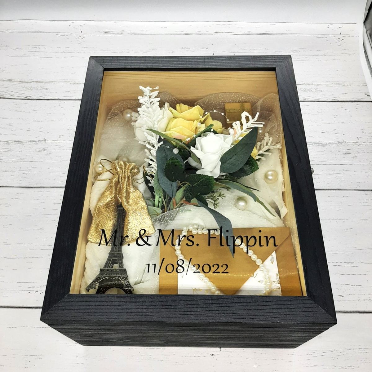 design_seagull's tweet image. 💍 Personalized Shadow Box – Your Story, Your Way

✨ Add your custom message to the glass
✨ 30 color options | Natural wood &amp;amp; glass
📦 Ships in just 3 business days
🛒 Order yours: pinkseagulldesign.etsy.com

#ShadowBoxIdeas #PersonalizedGift #WeddingMemoryBox #MotherDaughterGift