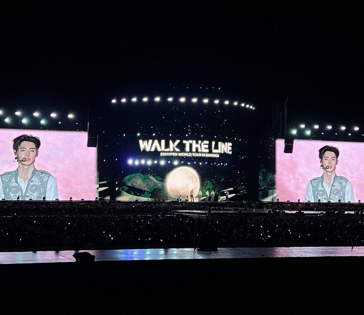 ninicember's tweet photo. คิดถึงม้ากกจิงจิงㅠㅡㅠ #WALKTHELINE_IN_BANGKOK https://t.co/iugcKglASc