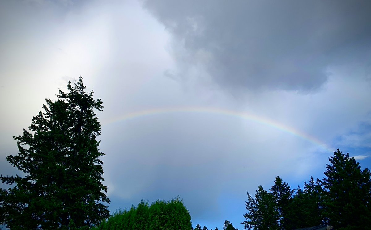 Loving the summer weather shifts this afternoon in #kamloops Sunshine, thunder, rain and rainbows. ✨🥳💖