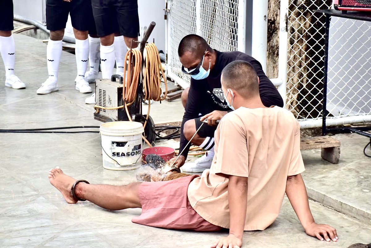 Shackled MR (@aungmyintsoeau1) on Twitter photo 