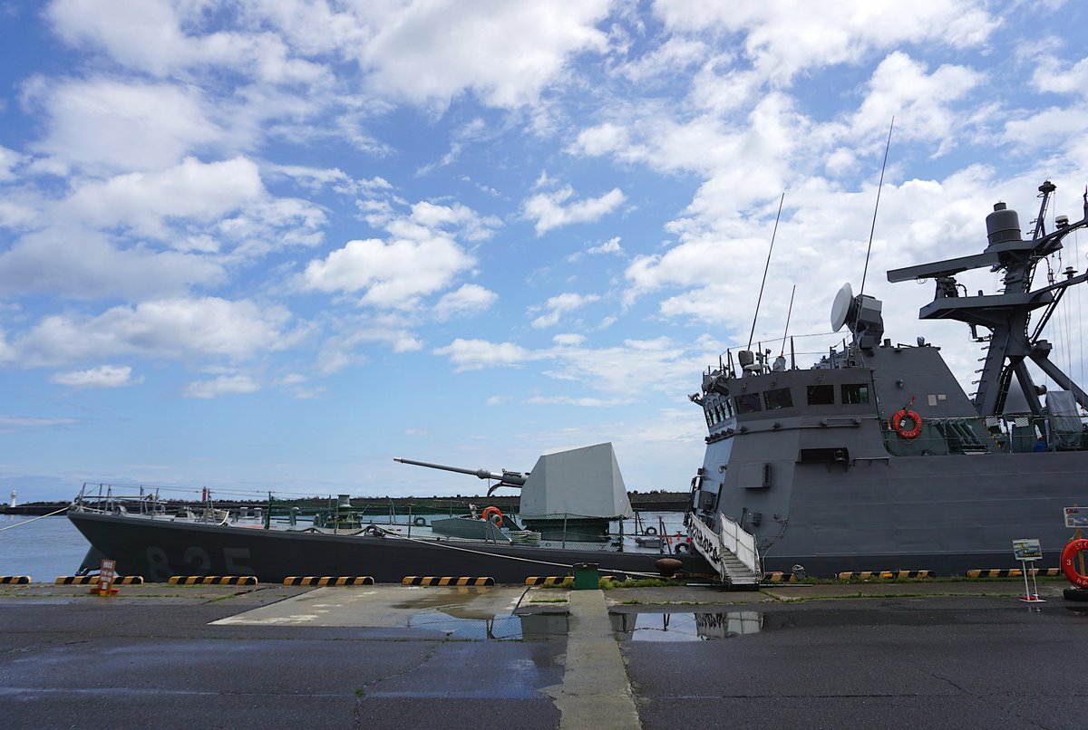 RyoEto's tweet image. 雨上がりの紋別港に停泊するミサイル艇「わかたか」♪
