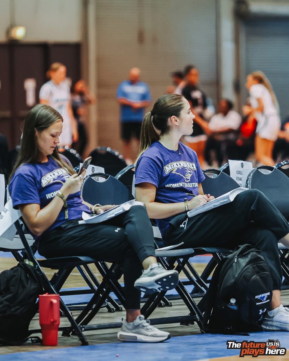CoachK_40's tweet image. From Dayton, to Hamilton, and Chicago - thankful for these two putting in the long days of travel while evaluating Bearcats! ๐๐@USJN