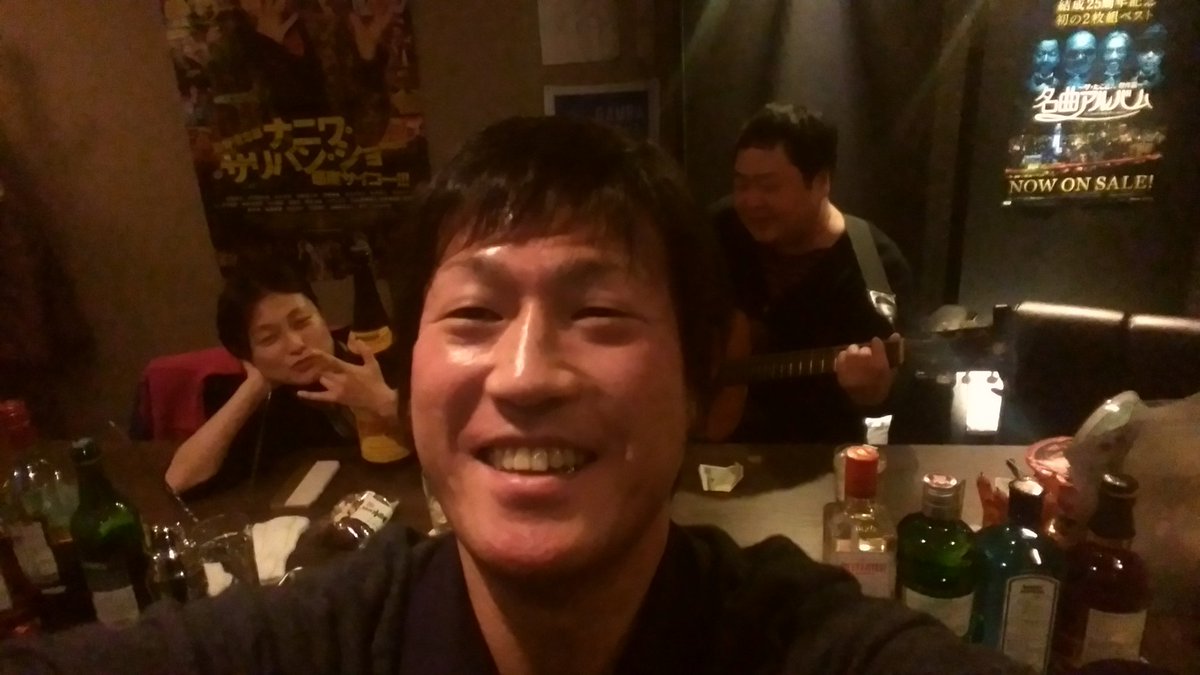 mikkanon's tweet image. いろんな店にも行ったし。外ではタカラ缶チューハイ、店ではバーボンソーダやハイボール。１時間待たせても怒らない人やった。ひとり暮らしのときは友達が来たとき鍵をかけて、出るときに鍵を開けて出かけてた。「逆や！」とつっこんだら「帰ってきて誰もいなかったら寂しいやん」やて～