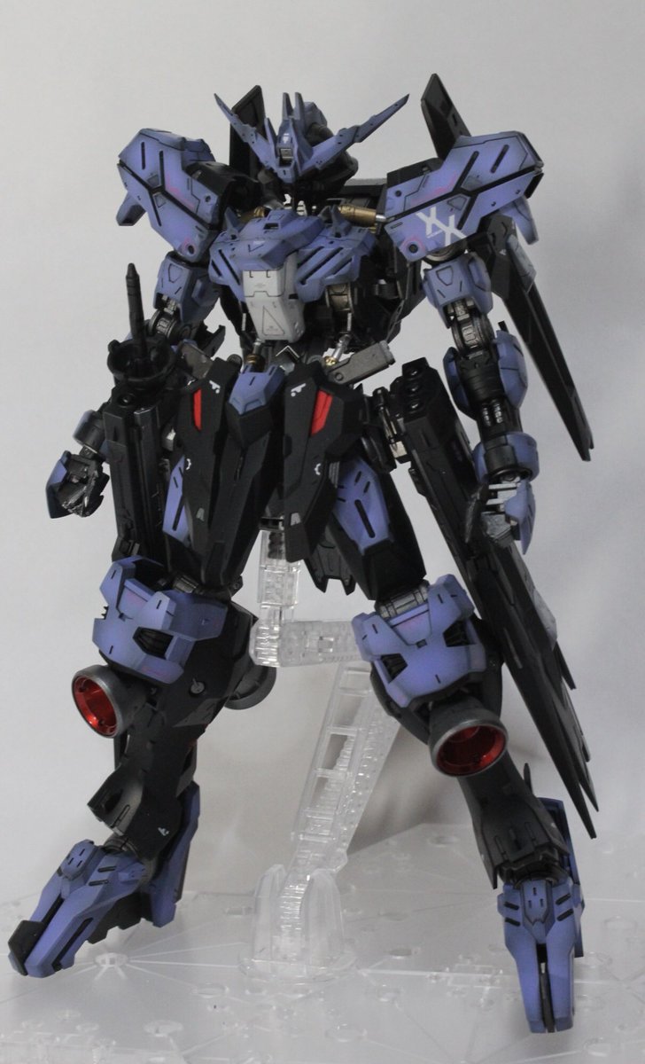 sei_hahbu's tweet image. 忙し過ぎて1年ぶりの全塗装!!!MGヴィダール を作りました!鉄血作品で一番好きな機体ですッ!でも私はマッキー推しです。それにしても塗装部屋暑すぎます
#ガンプラ
#GUNDAM
#gunpla
#ガンプラ好きと繋がりたい
#鉄血のオルフェンズ