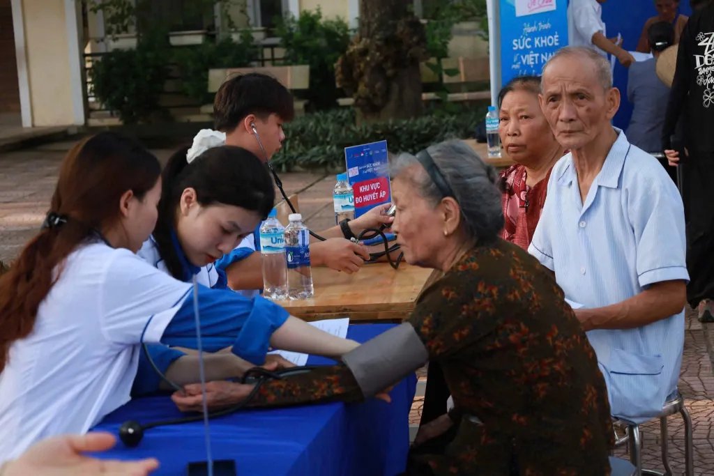 Hanoitimes2's tweet image. Hanoi’s Ba Vi island commune is pioneering universal health checkups, bringing proactive, free medical care to every resident in a remote area.
hanoitimes.vn/hanoi-island-c…