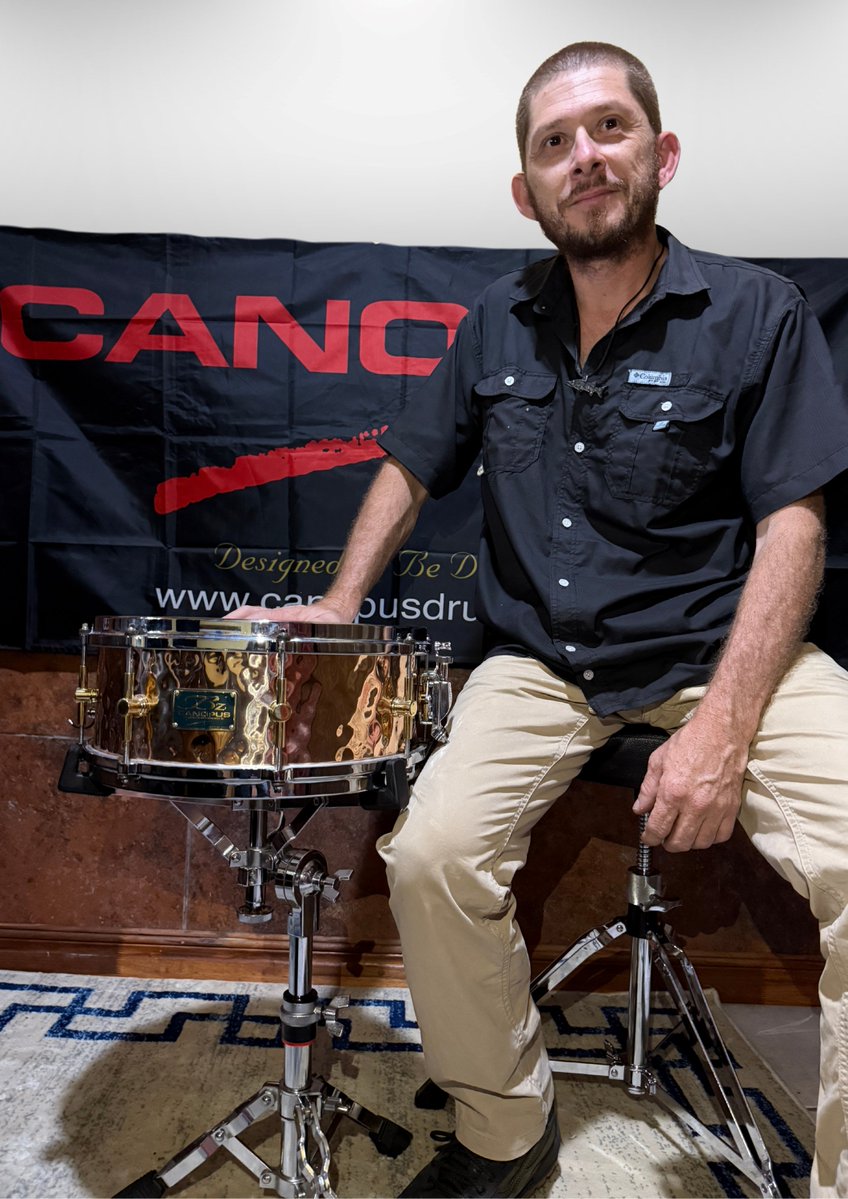 Gilberto Jarquin really enjoyes both the Hammered Bronze and Patina Brass snares!

[Patina]
canopusdrums.com/en/product/pat…

[Hammered Bronze]
canopusdrums.com/en/product/ham…

#canopus #canopusdrums #designedtobedifferent #canopushammeredbronzesnare #canopuspatinasolidbrasssnare #canopusartist