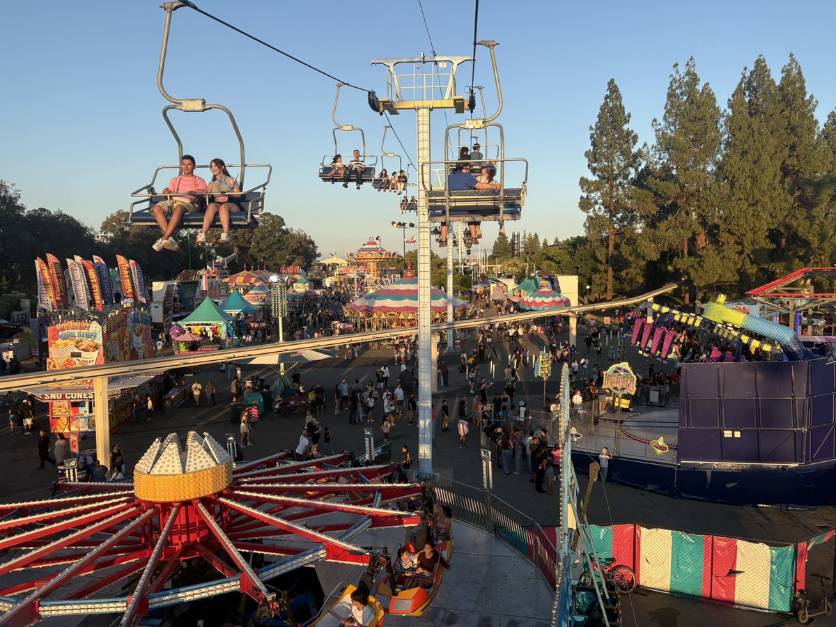 ALinCALI22's tweet image. Watching the Kings compete for a summer league championship while on the skyride at the state fair