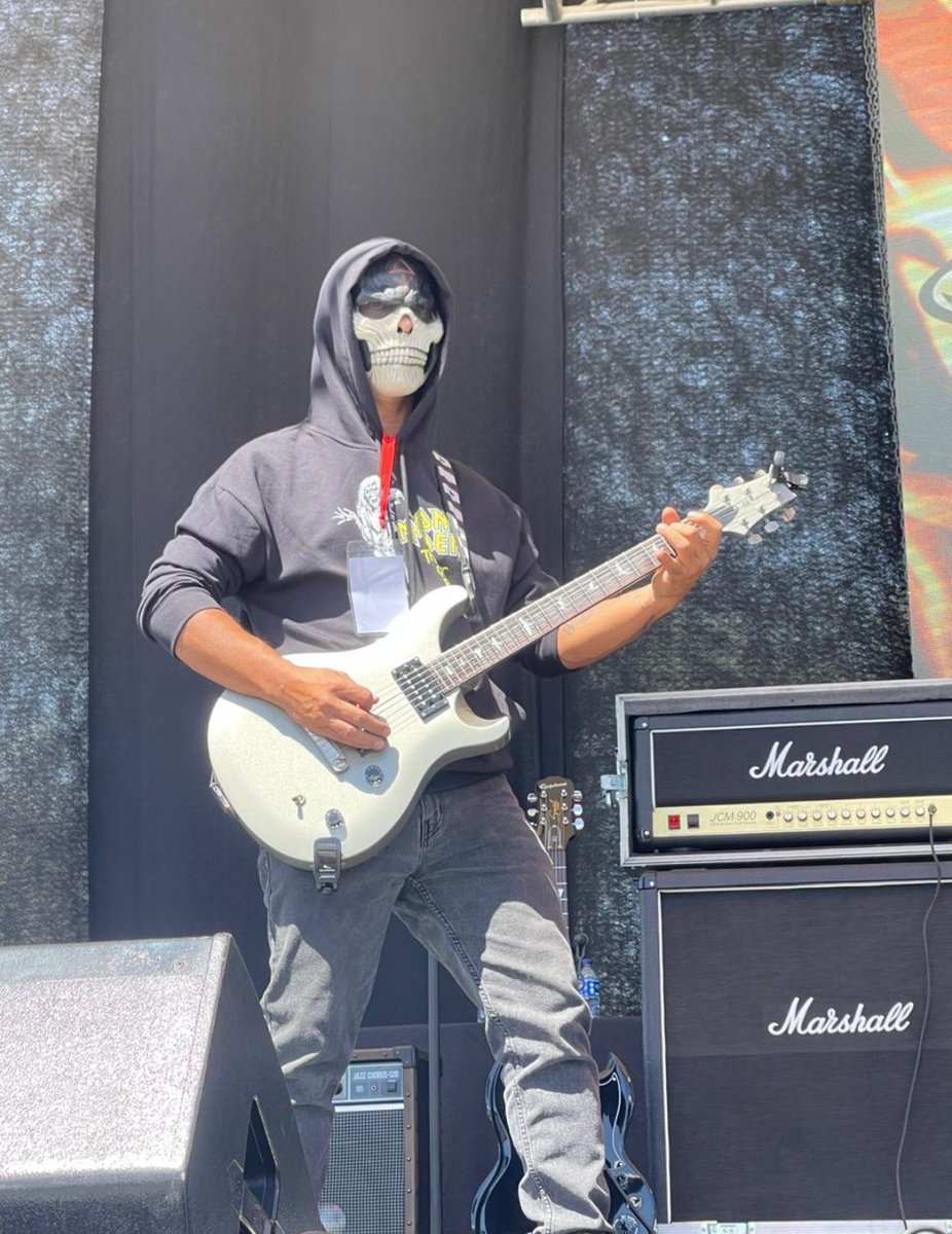 LOS RESTOS tweet media