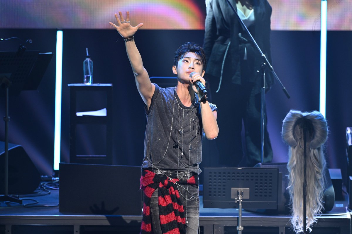MidnightHedwig's tweet photo. /／🌙ミッドナイト・レディオ📻
ーザ・ヒストリー・オブ・ヘドウィグー
\＼

「Midnight Radio」LIVEPHOTO📸

7/20 15:00 SHOWTIME 🌹
SpecialGuest Bae-Nara

#MidnightRadio #ヘドウィグ2025 #ヘドウィグ https://t.co/cQC7MkcMwy