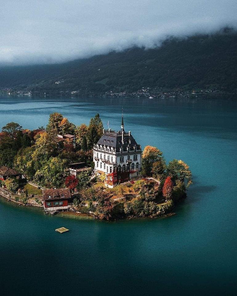 AlexisS12754's tweet photo. Iseltwald, Switzerland https://t.co/CveyOMLcK5