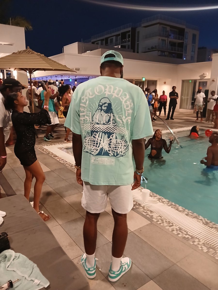 EverythingsMega's tweet image. #cancerSZN #JackieRobinson #42 #Sturdy #MiamiNights Been partying all Month