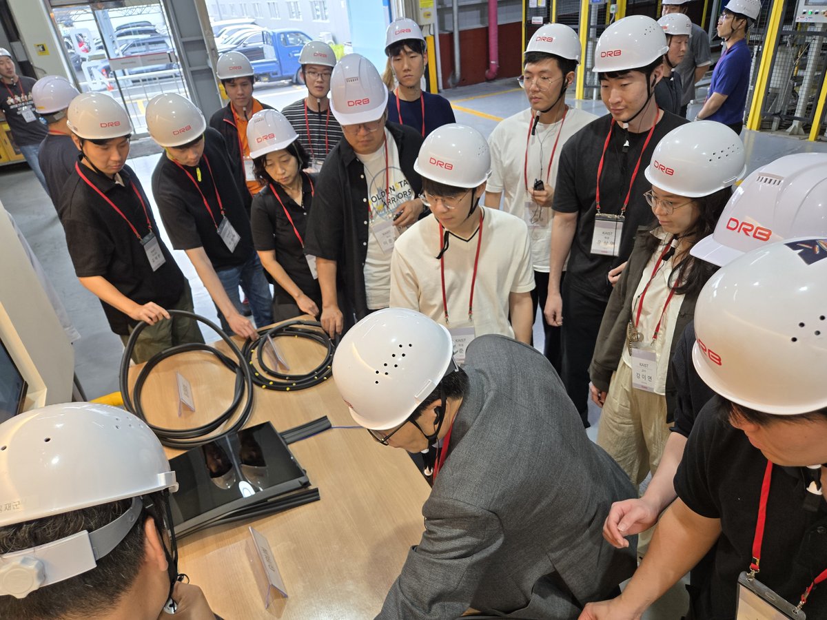 sketchlabkaist's tweet image. On Jul 16, we toured the DRB factory with Prof. Woohun Lee and Prof. Yiyun Kang. Many thanks to DRB for hosting us!