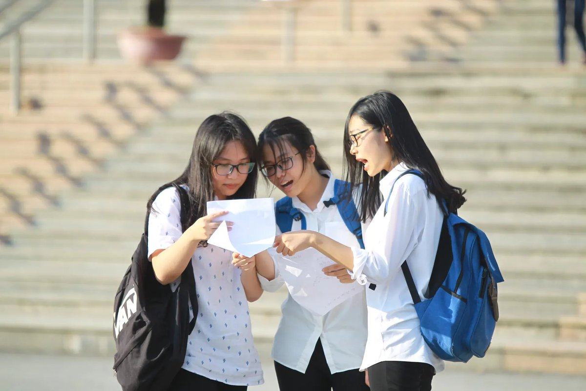 Hanoitimes2's tweet image. Smart classrooms, digital textbooks, and tech-powered teaching, Hanoi is building a digital learning city where education meets innovation.
hanoitimes.vn/how-hanoi-is-r…