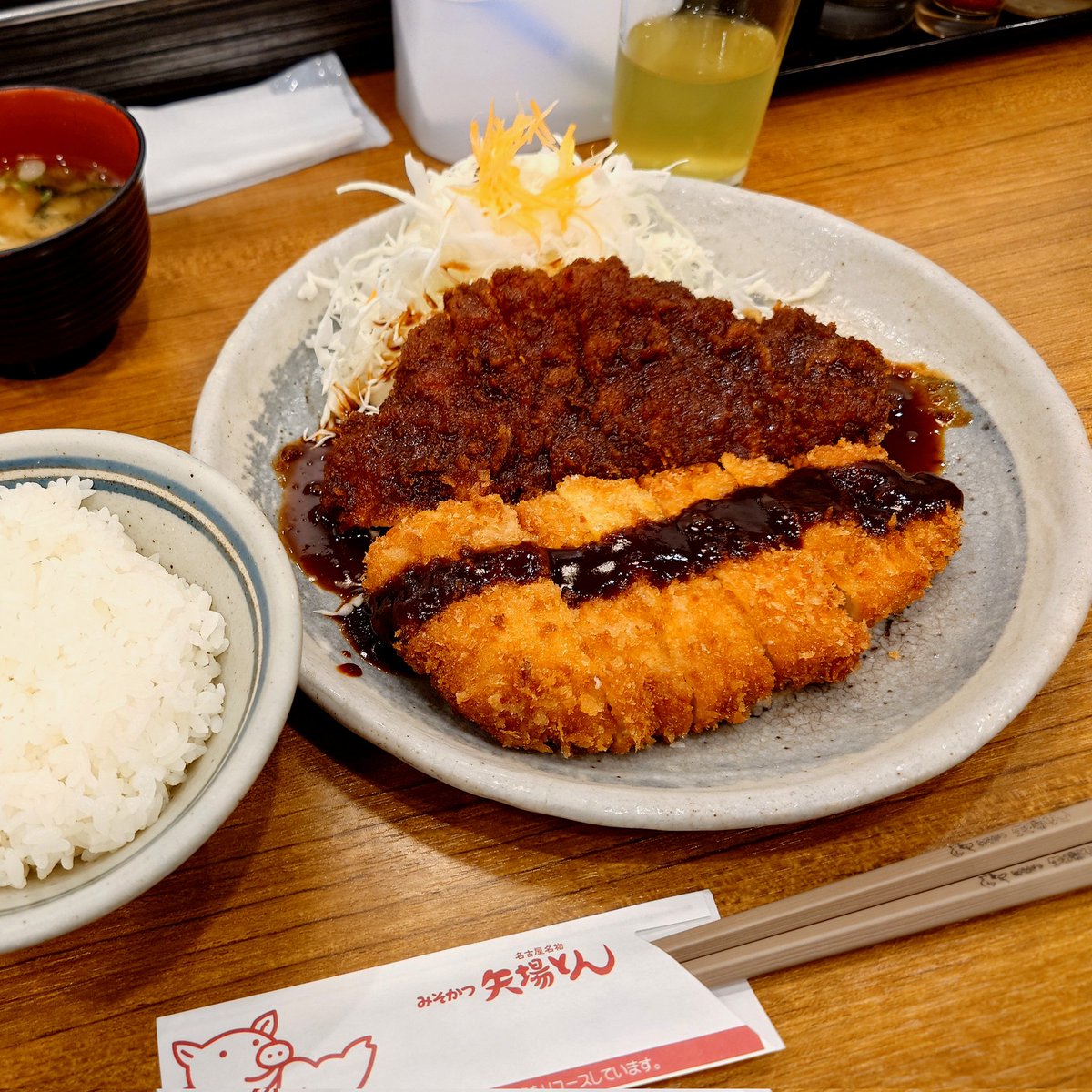 oshamaswing's tweet photo. #わらじとんかつ #とんかつ #みそかつ矢場とん #みそかつ #味噌カツ #矢場とん #名古屋グルメ https://t.co/3R1zpD1xnc
