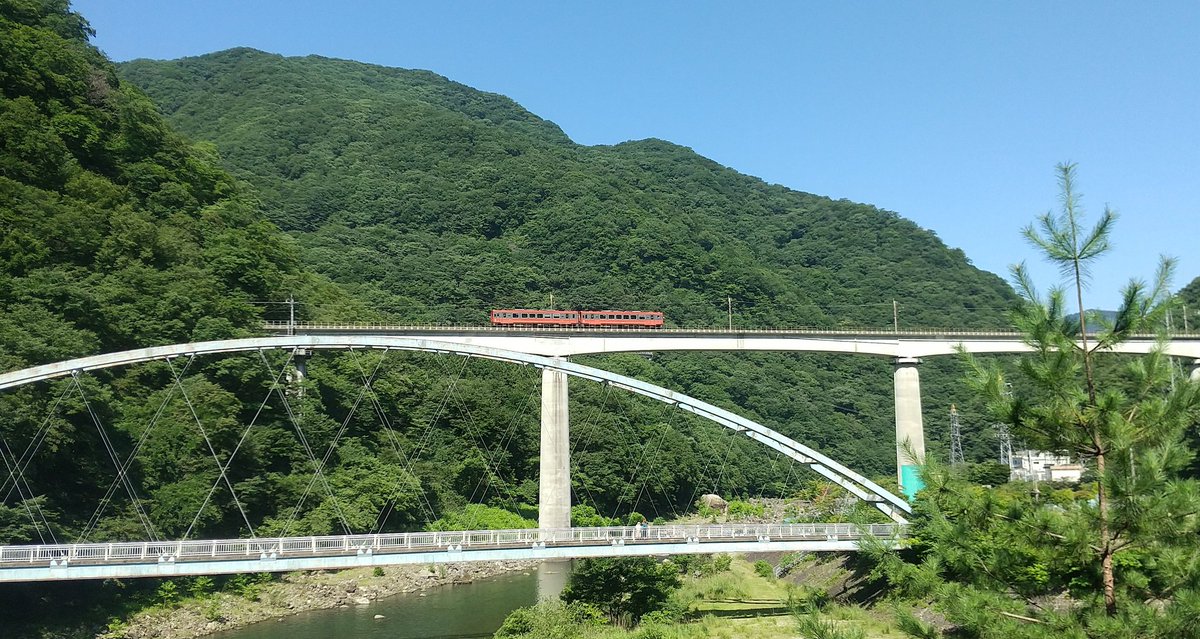 電車…のどかで癒される😊