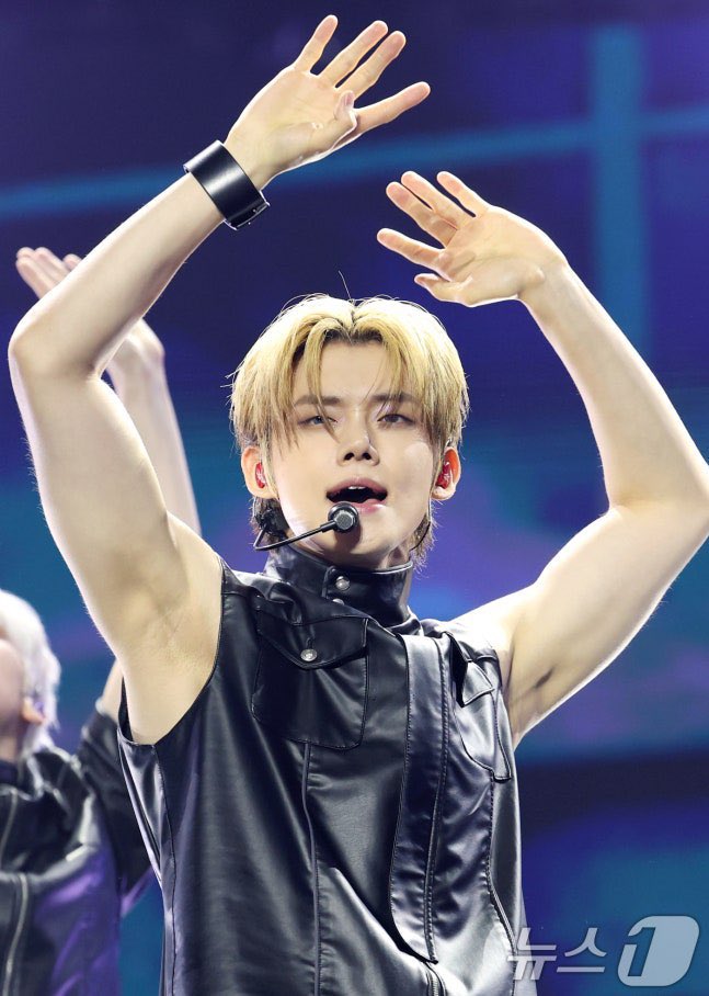 yeonbinchive's tweet image. wow…