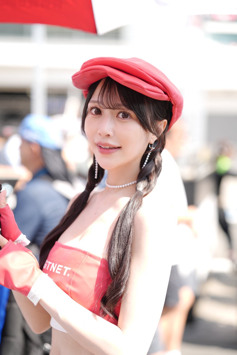 V0VfxpdgGNthfOG's tweet image. 2025 GT World Challenge 2025/7/13
こっち見てくれないか…と思わせてから目線くれるねっちゅ可愛すぎ 
#阿澄音々 さん @Ne___0__n 
#TEAMDAISHIN #GTNET #DAISHIN 
#GTNETMotorsports #JapanCup 
#富士スピードウェイ