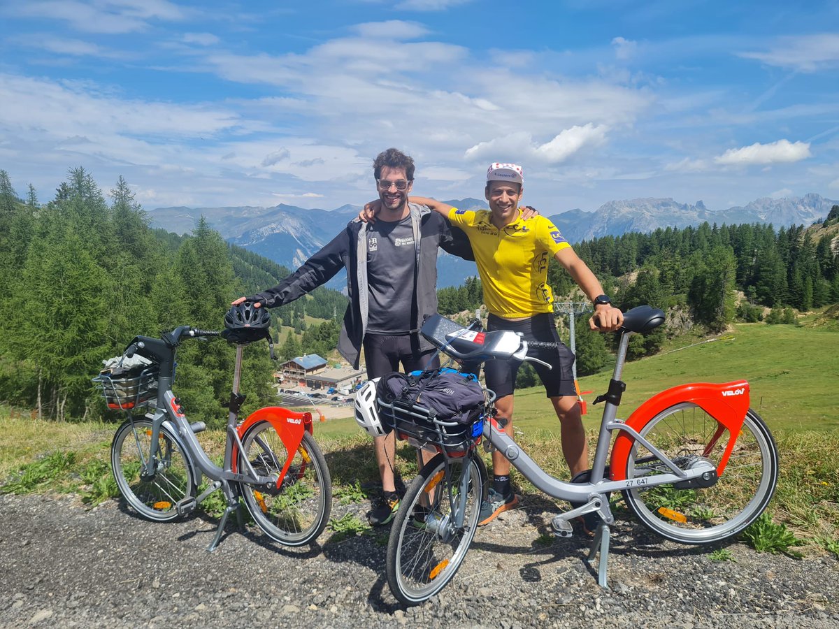 JCDecaux France (@jcdecaux_france) on Twitter photo Albertville-La Plagne : deux cyclistes amateurs ont relevé le défi de cette célèbre traversée alpine à Vélo’v ! jcdecaux.fr/communiques-de… Albertville-La Plagne : deux cyclistes amateurs ont relevé le défi de cette célèbre traversée alpine à Vélo’v ! jcdecaux.fr/communiques-de…