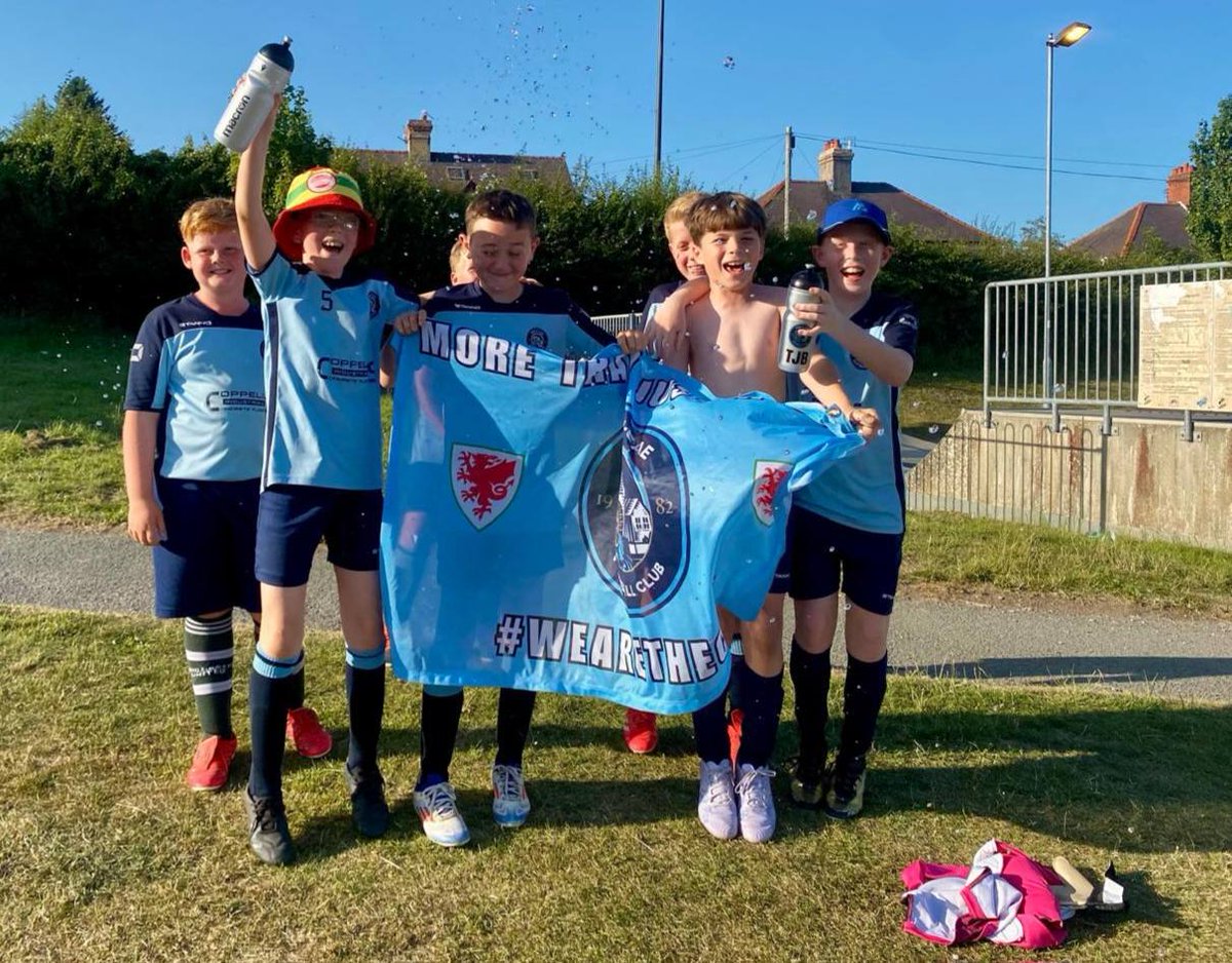 🏆 Congratulations to our Under 12s who last weekend were crowned Europa League winners at the Coedpoeth Football Tournament!👏⚽️

A fantastic effort by all the coaches and players involved. 👏

💙 Our Crest, Our Club, Our Community, Our Cae 💙

#WeAreTheCae I #MoreThanAClub