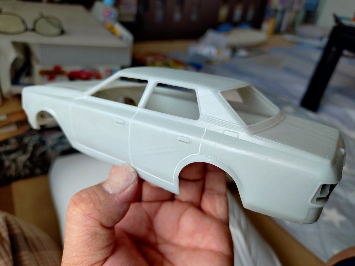 ilice_nekota's tweet image. レビンとＦＣのボディの乾燥を待つ間、次に手を付けるキットの下地をイジる…