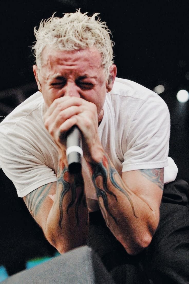 LPpris2909's tweet photo. 8 years… and it still hurts as much.
We love you Chester 🤍 https://t.co/gsddQ0T8qc