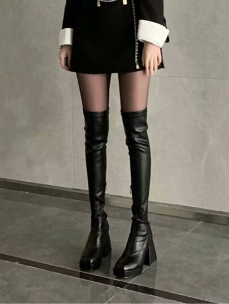 I just received Over-the-knee latex boots from Ainis darling via Throne. 💜  Such a good parasocial paypuppy~ 💫 
Keep losing here: throne.com/succuaini #Wishlist #Throne