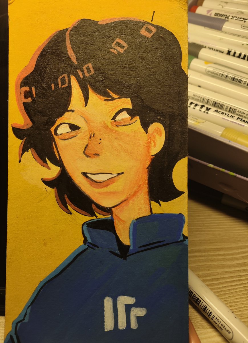 xieicoo's tweet image. encontré un pedazo de cartón y me puse a dibujar, se oscureció y cuando prendí la lámpara me empecé a cagar de risa bien cabrón (ni siquiera da risa) porque parece q este quackity se metió un chingo de ozempic 💔💔🥀