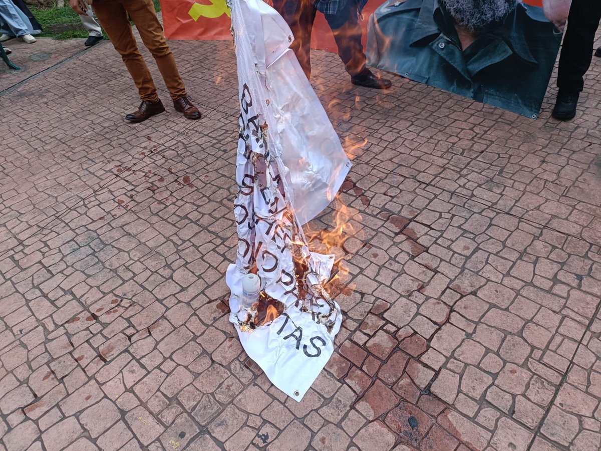RADICAL_TLAHUAC's tweet image. &quot;Al fascismo no se le discute. Se le destruye.&quot;