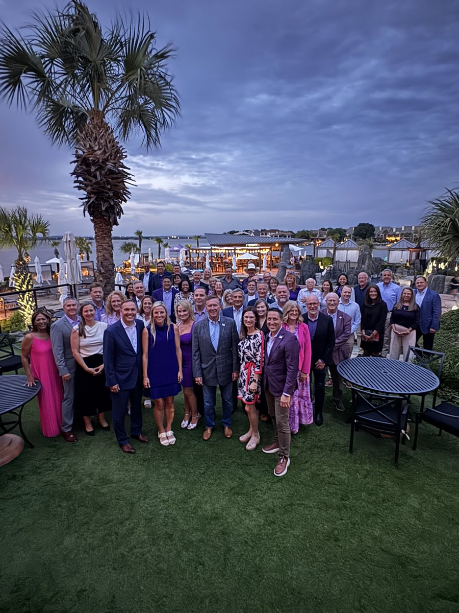 TarletonPrez's tweet image. A special night as we brought together our @TarletonState executive cabinet, TSU Foundation & TSU Alumni board of directors. A big thank you to Chancellor @Glenn_Hegar and @tamusystem Regent David Baggett for their attendance & support! #BleedPurple