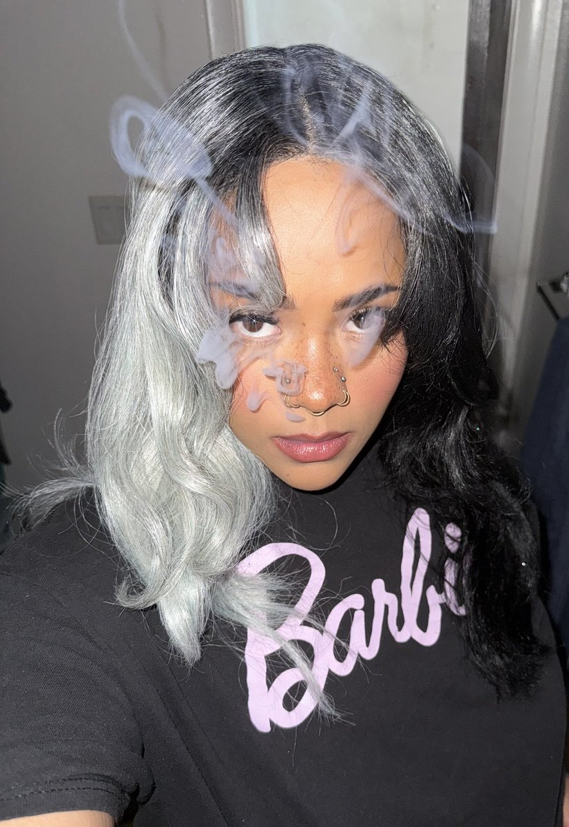 dope_deshene's tweet photo. my boyfriend’s pretty cool, but he’s not as cool as me 💕✨ https://t.co/qMLsZ2ATcp