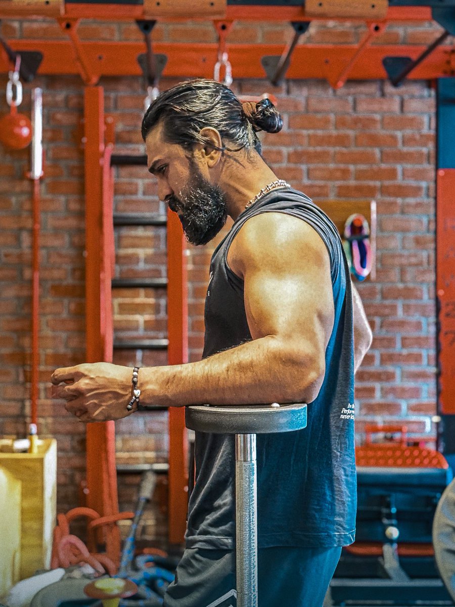 Changeover for <a href="/PeddiMovieOffl/">PEDDI</a> begin!!

Pure grit. True Joy. 💪🏻