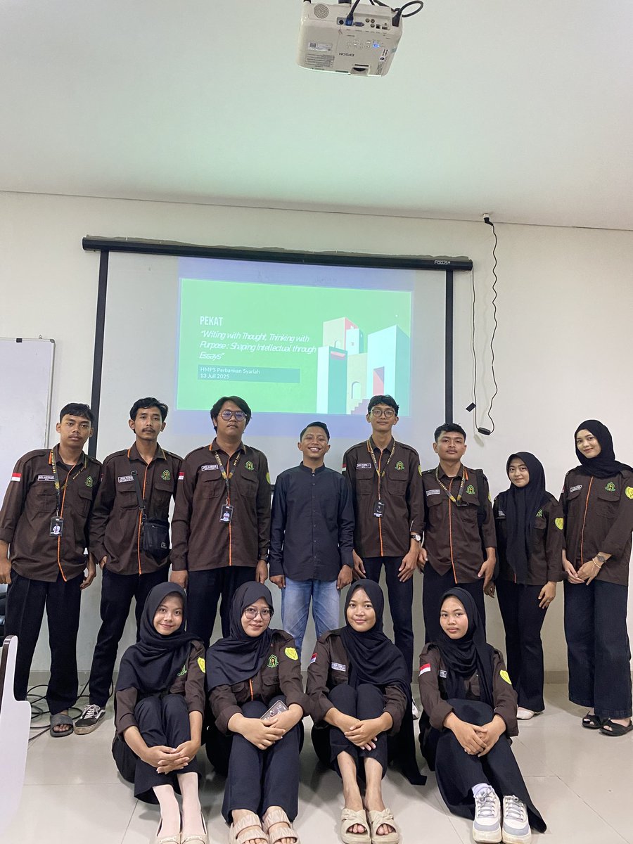 PEKAT
Pada hari Ahad, tanggal 13 Juli 2025 bertempat di Ruang Kelas I 2.3, telah dilaksanakan Agenda Pelatihan Karya Tulis Ilmiah oleh HMPS Perbankan Syariah UIN K.H. Abdurrahman Wahid Pekalongan Periode 2025.