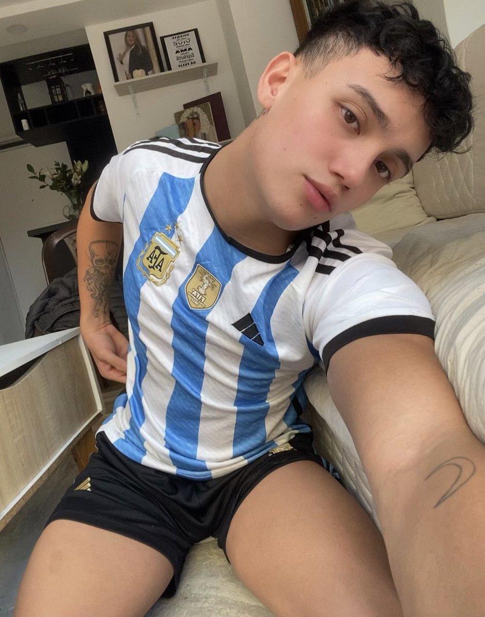 𝐼𝑎𝑛 tweet media